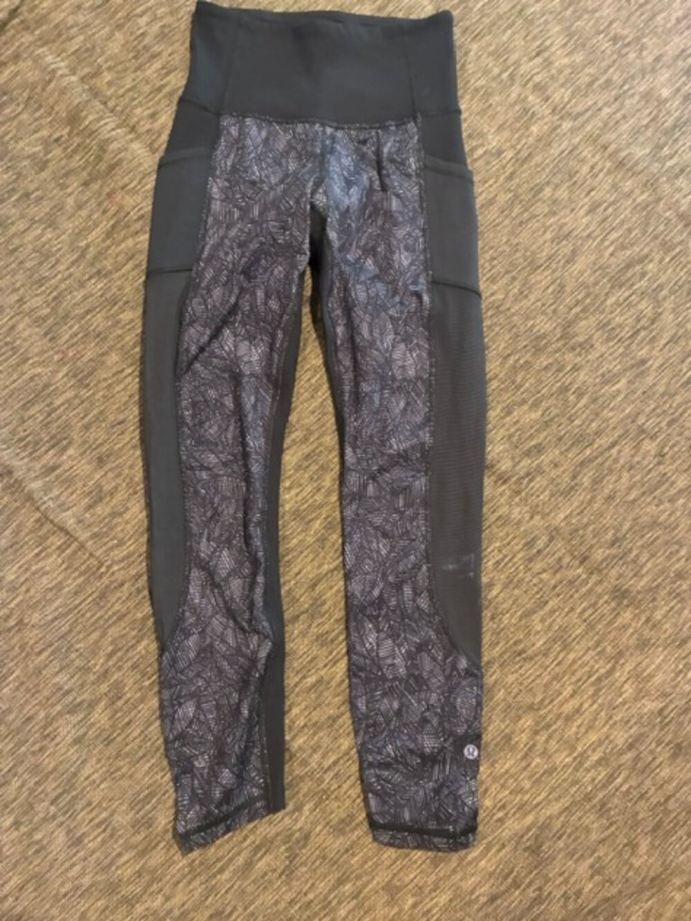 Lululemon legging size 4, olive green, so pretty.